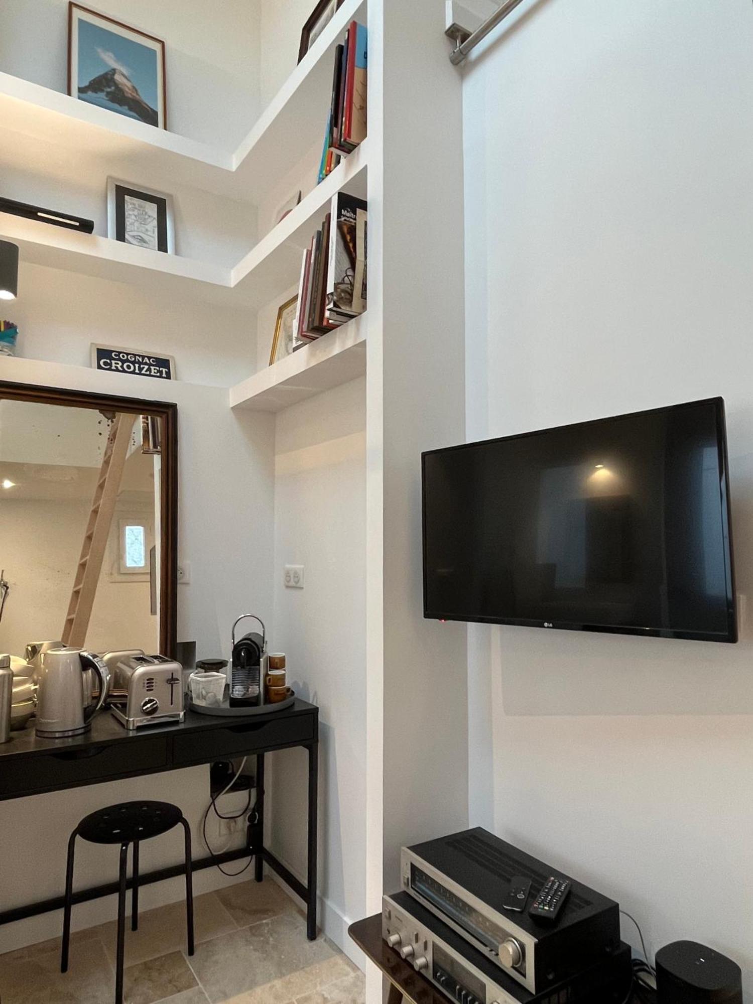 Apartmán Loft Avec Terrasse Et Jardin Angoulême Exteriér fotografie