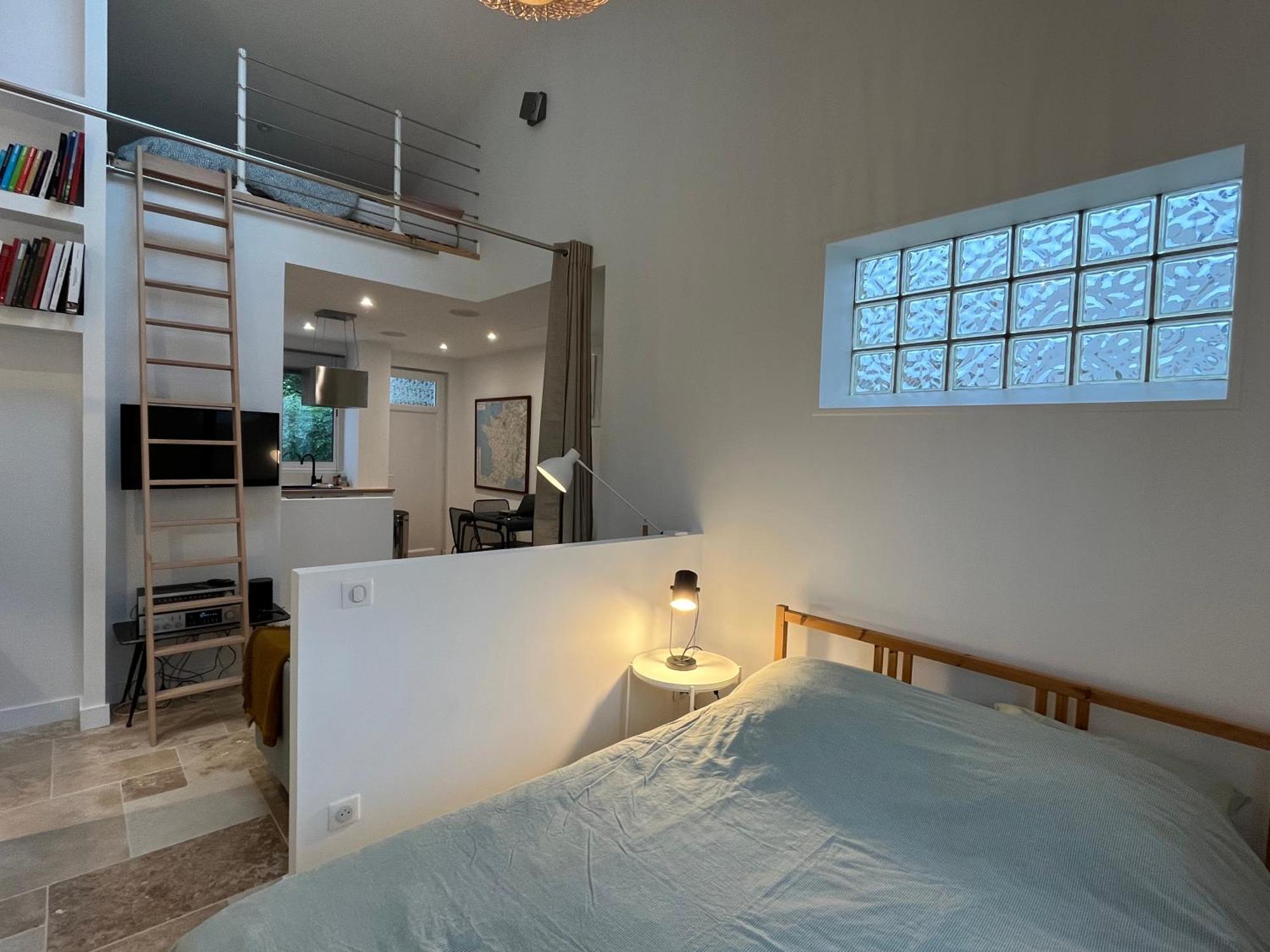 Apartmán Loft Avec Terrasse Et Jardin Angoulême Exteriér fotografie